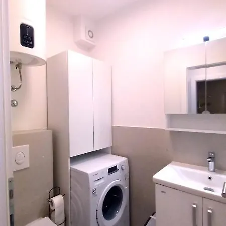 Apartment With A Parking Space - 21510 Makarska