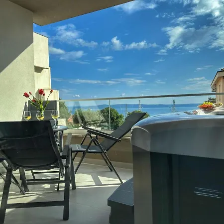 With A Parking Space - 21510 Apartment Makarska